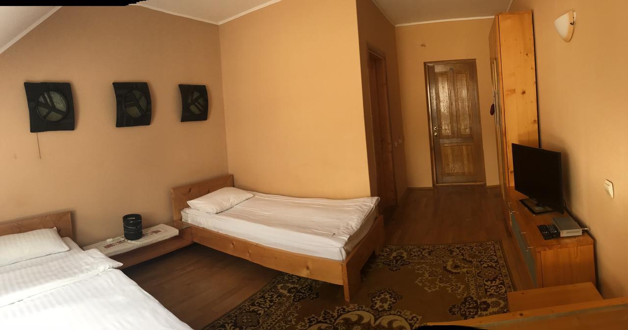 Complex Vivcharyk Hotel Skole Exterior photo